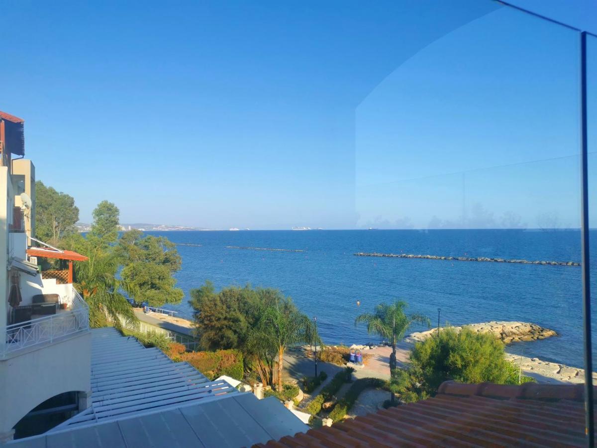 Galatex Beachfront 1St Line Sea View Suites - Best Location Peaceful Green Place Limassol Exterior photo