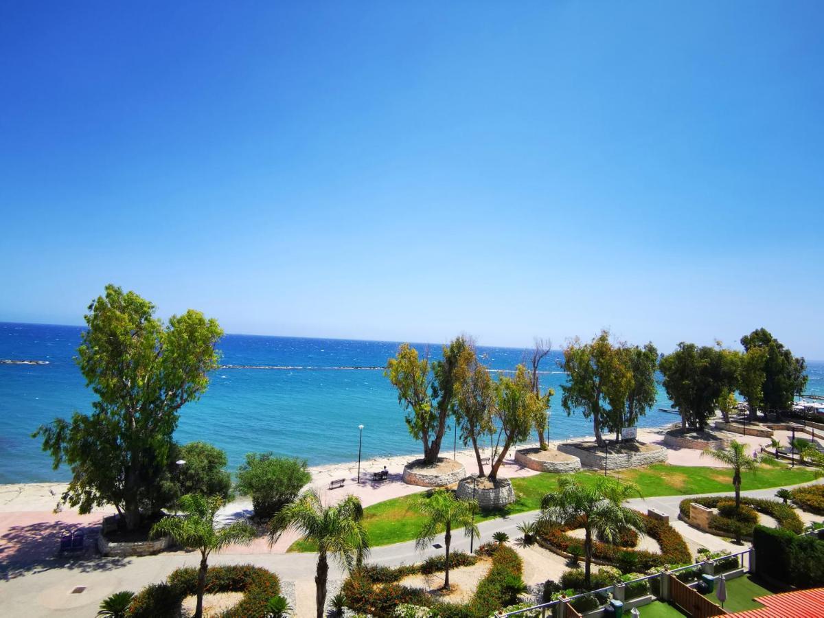 Galatex Beachfront 1St Line Sea View Suites - Best Location Peaceful Green Place Limassol Exterior photo